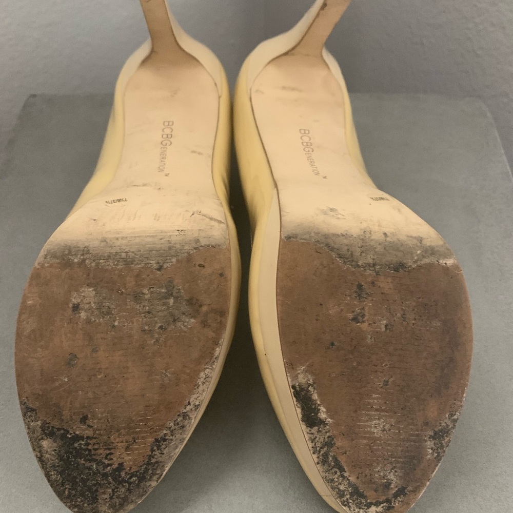 Women’s BCBG heels - Picture 6 of 8
